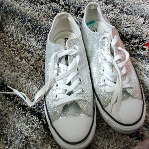 Silver chucks